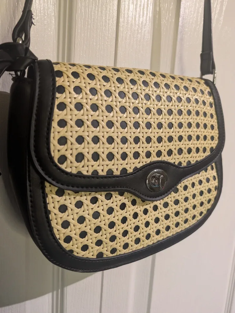 Shoulder Bag - Black & Wicker image indicator(2)
