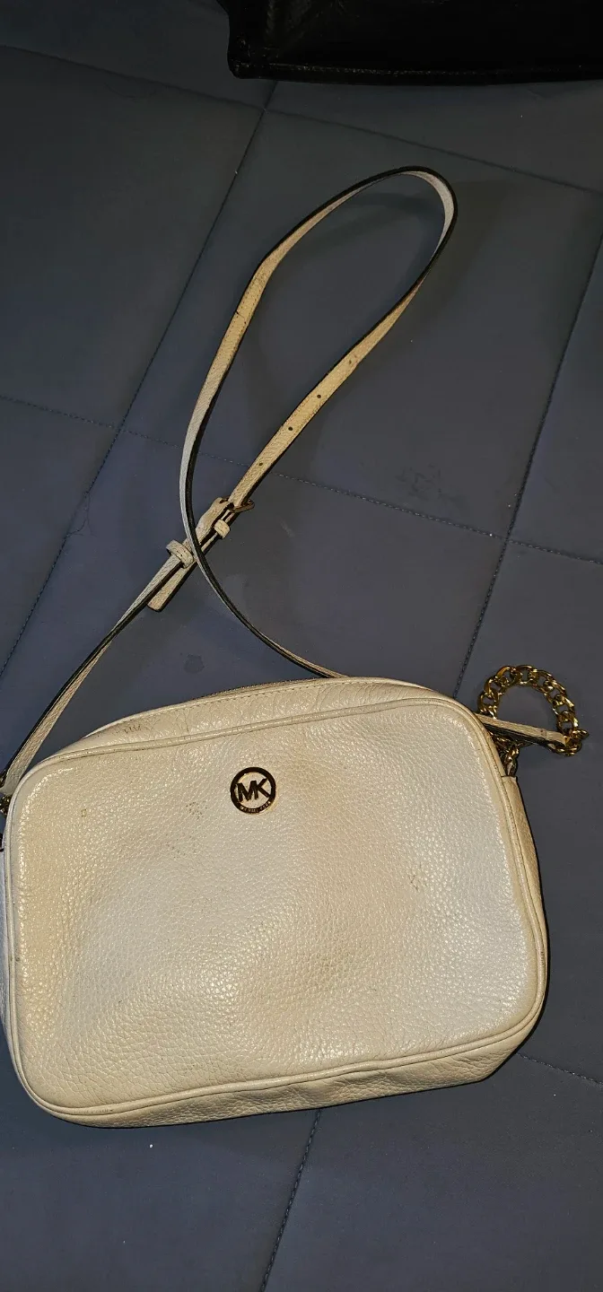 🥕Michael Kors Crossbody Bag - Cream🥕 thumbnail