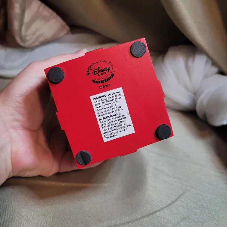 Mickey & Minnie Mouse 2008 Exclusive Solid Globe Disney Store image indicator(5)