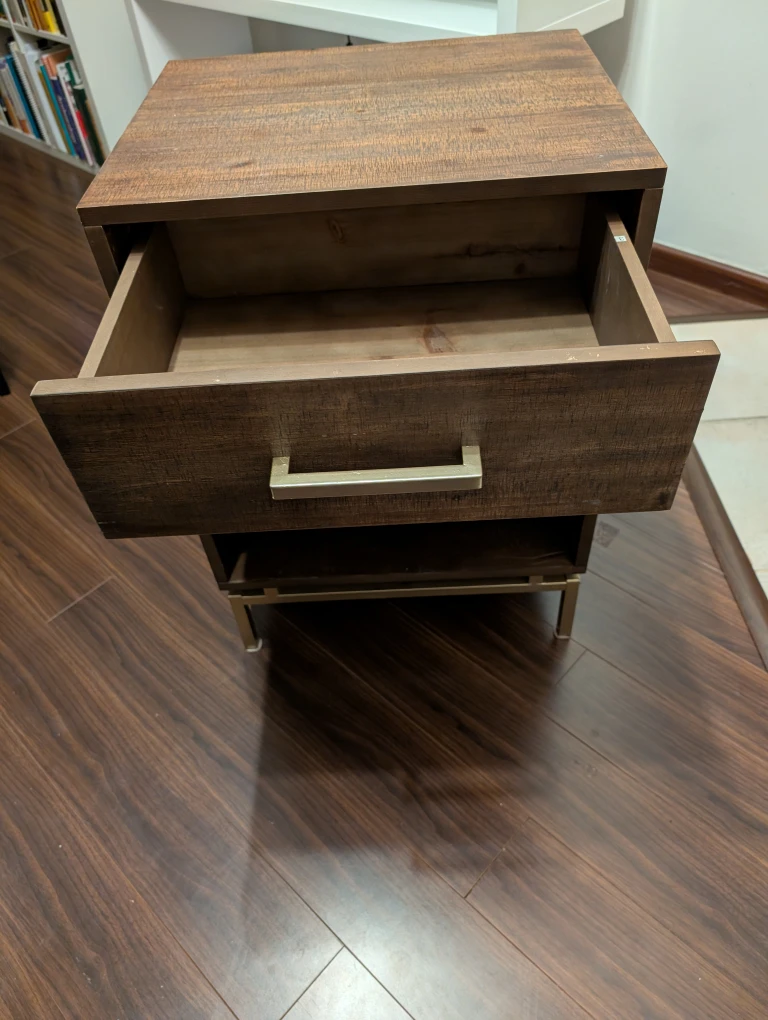 End table / Record Player Stand - photo 2