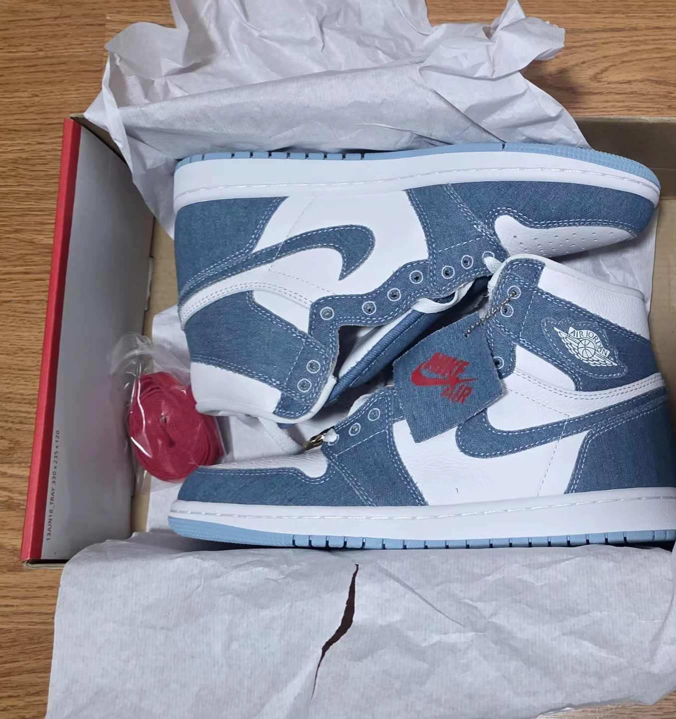 Nike Air Jordan 1 Retro High  SIZE 8