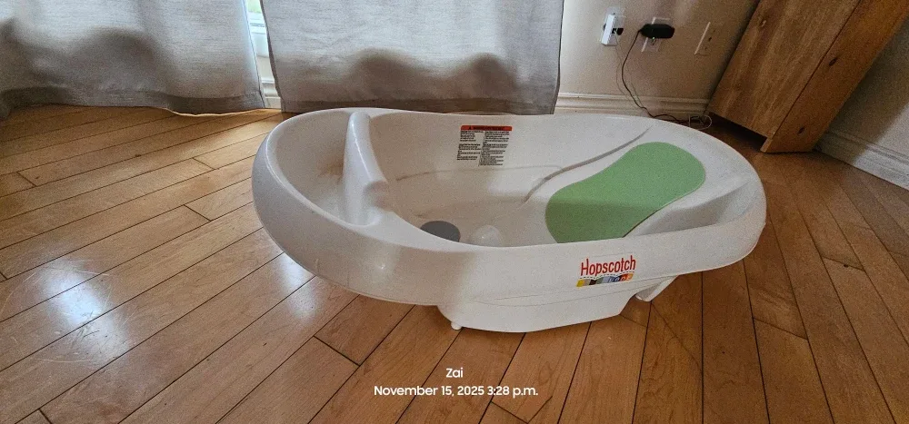 Hopscotch Baby Bath Tub