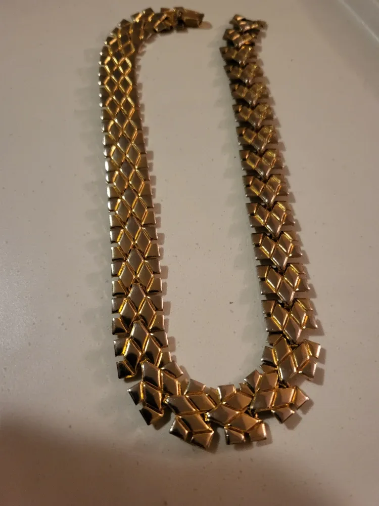 Vintage Gold Tone Necklace
