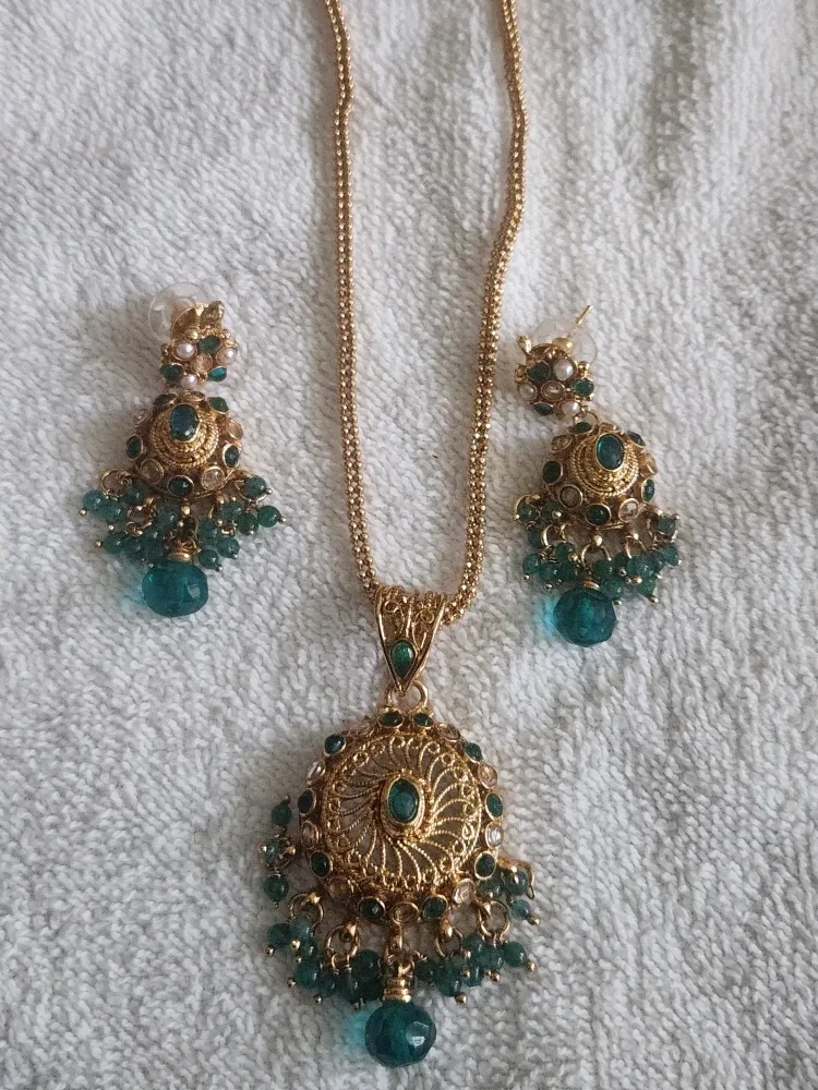 Indian Jewellery - Teal and Gold Necklace and Earring Set