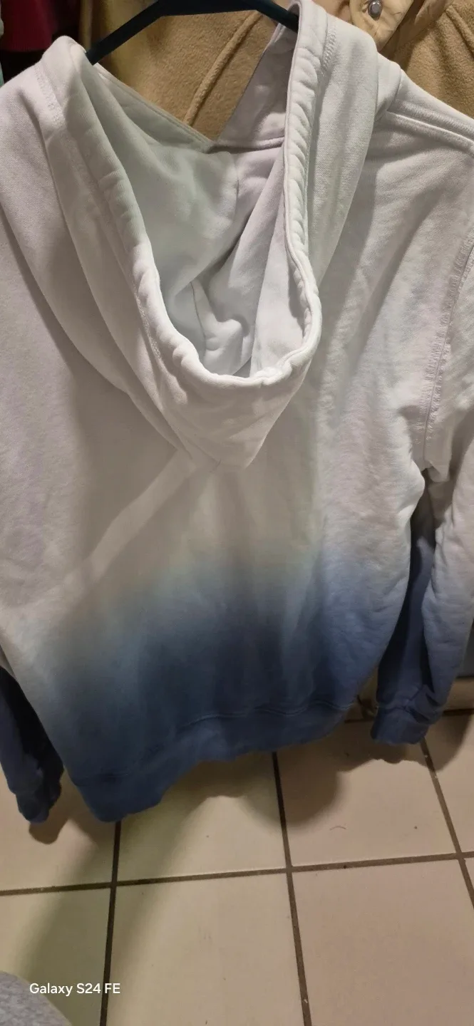 Ladies  new TH hoddie size small image indicator(3)