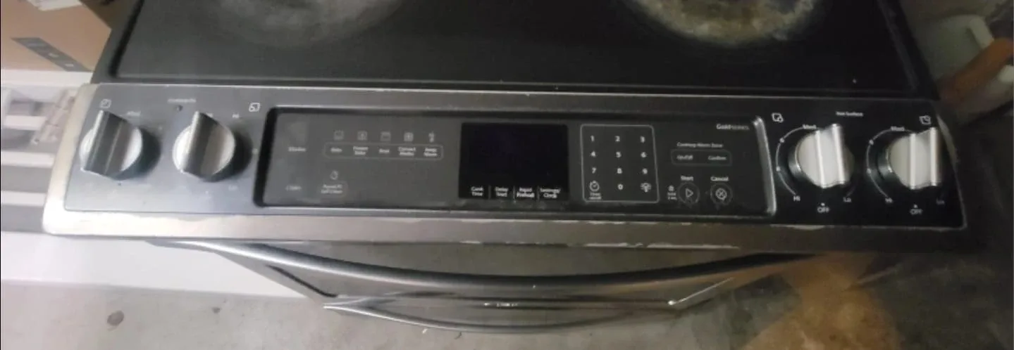 Whirlpool Gold Series Electric Range image indicator(2)