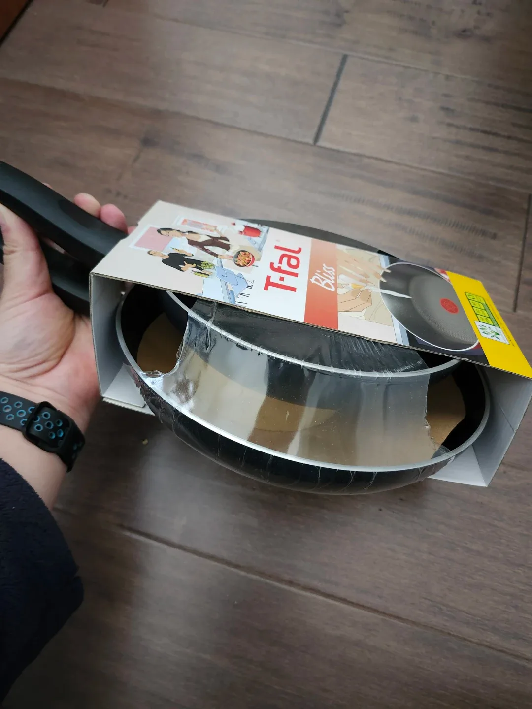 New T-fal Bliss Non-Stick set of 2 image indicator(3)