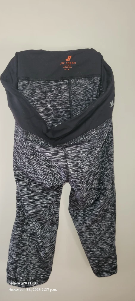 Joe Fresh Athletic Crop Leggings - Size M - photo 3