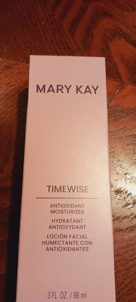 New!!  Mary Kay TimeWise Antioxidant Moisturizer