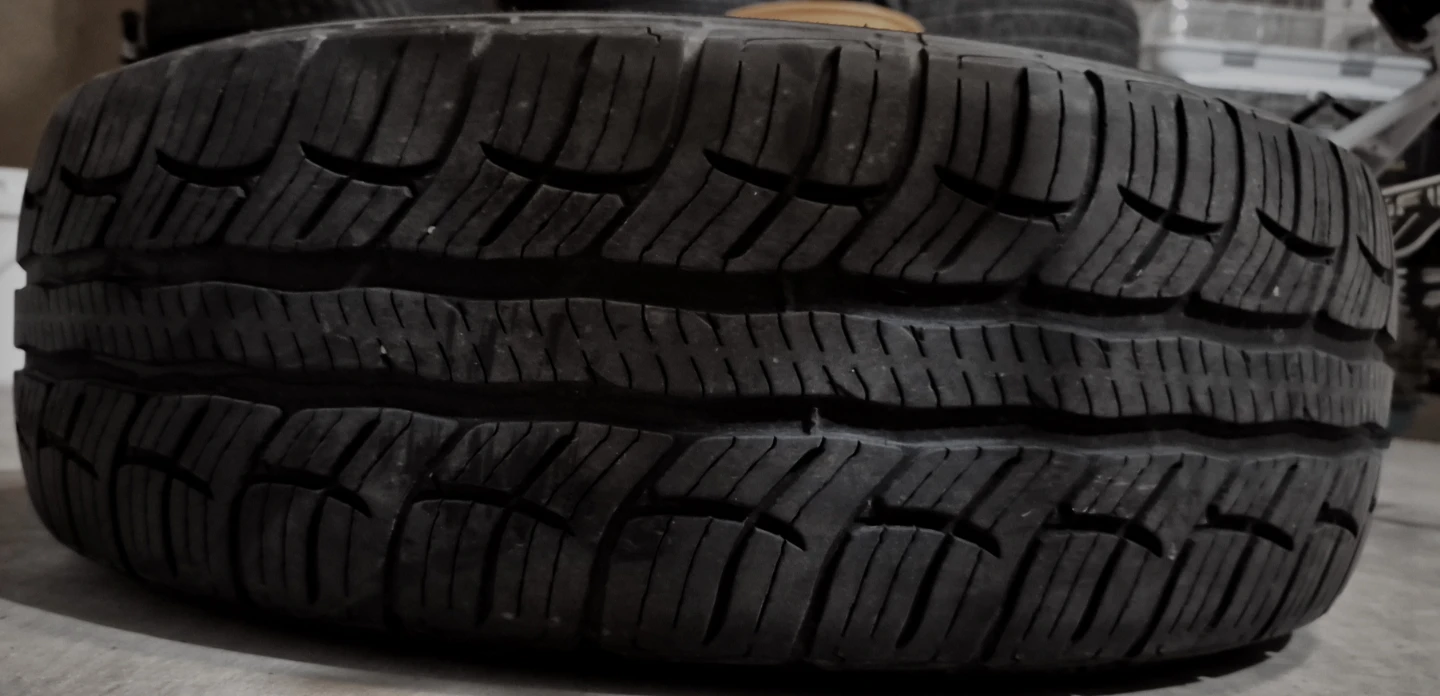 Good 1 Winter BF Goodrich Size 225 65 R17 *DEAL*