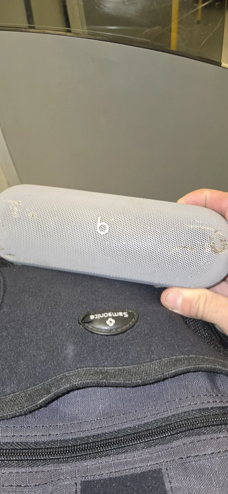 Beats pill usb speaker