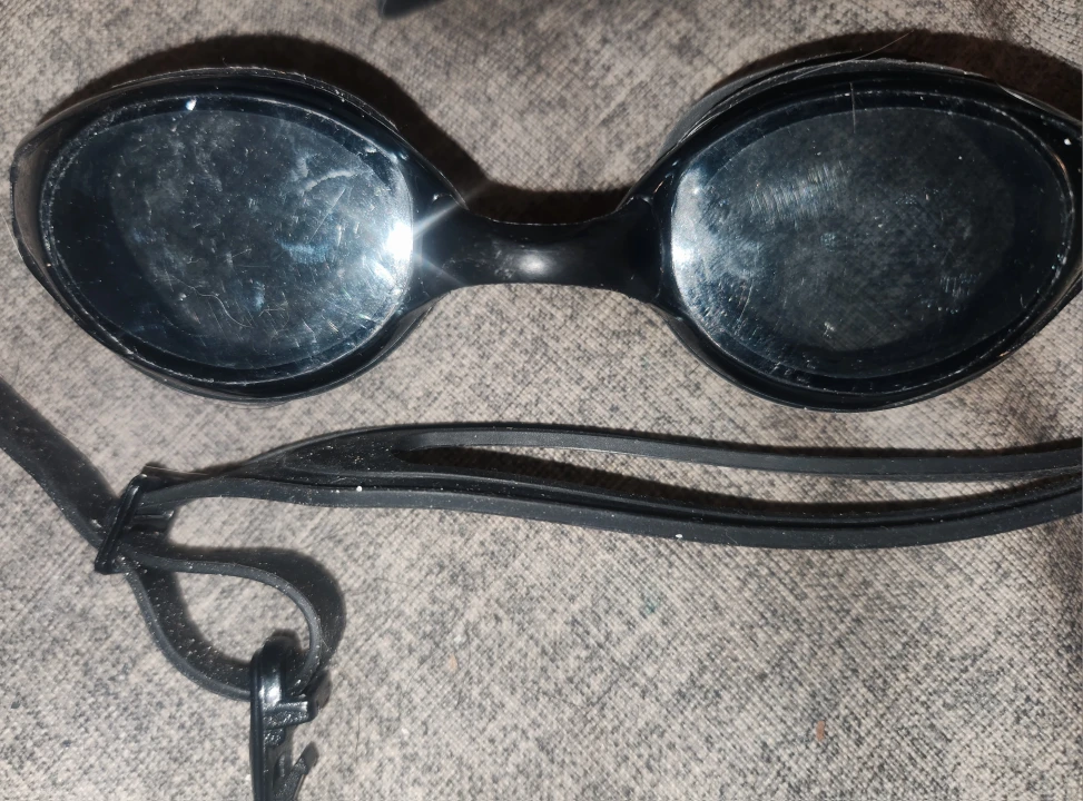 1 Pair Black Swimming Goggles