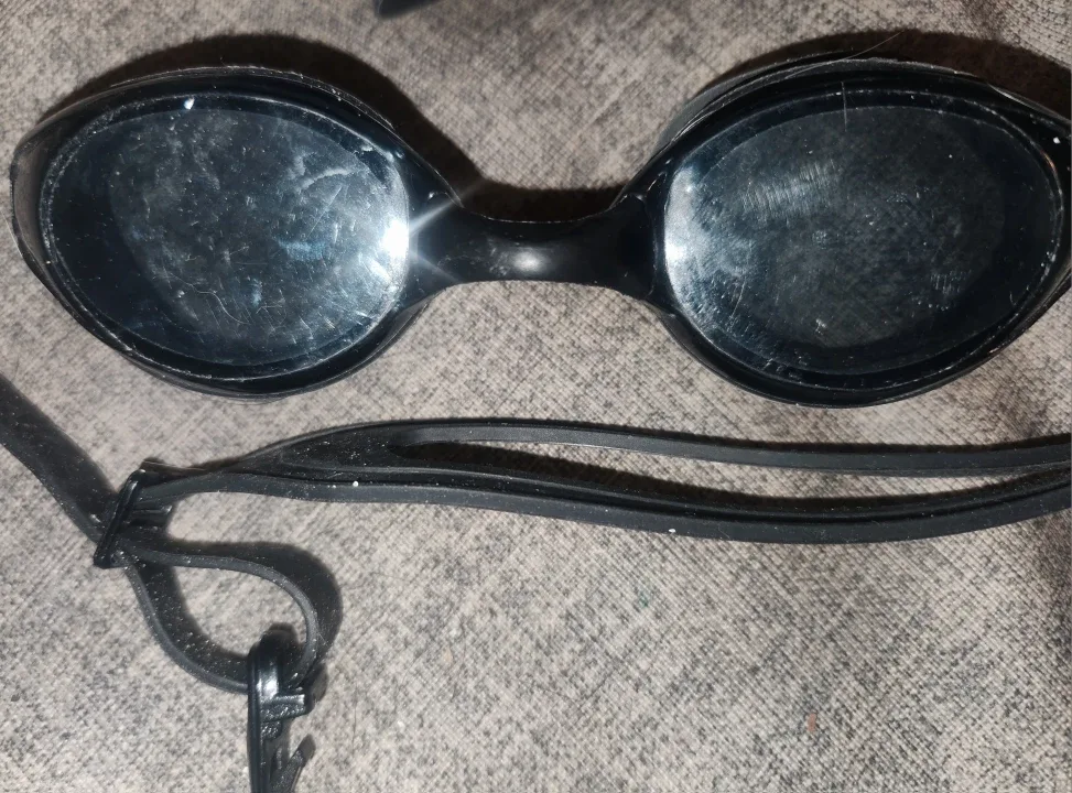 1 Pair Black Swimming Goggles