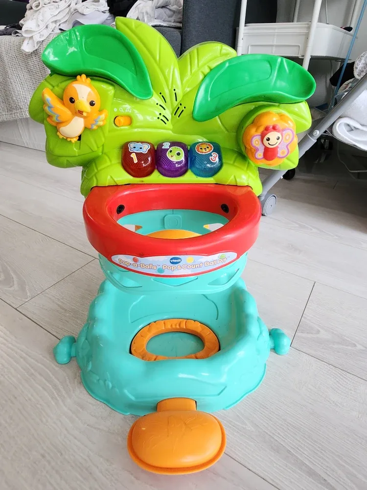 VTech Pop-a-Balls Pop & Count Ball Pit