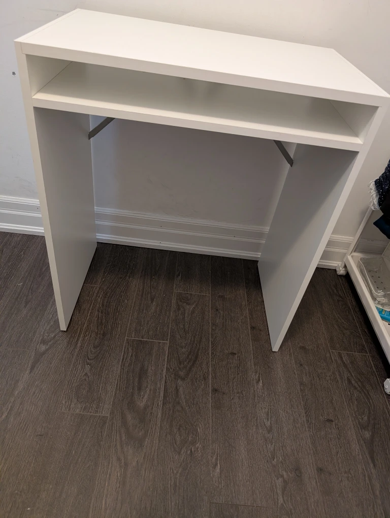 Ikea White Desk - photo 4