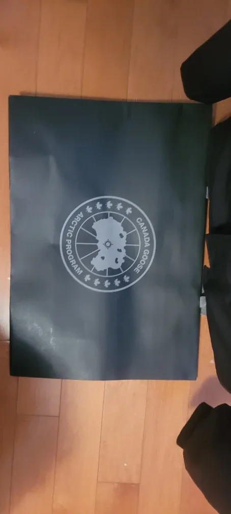 Canada Goose brand new jacket image indicator(3)