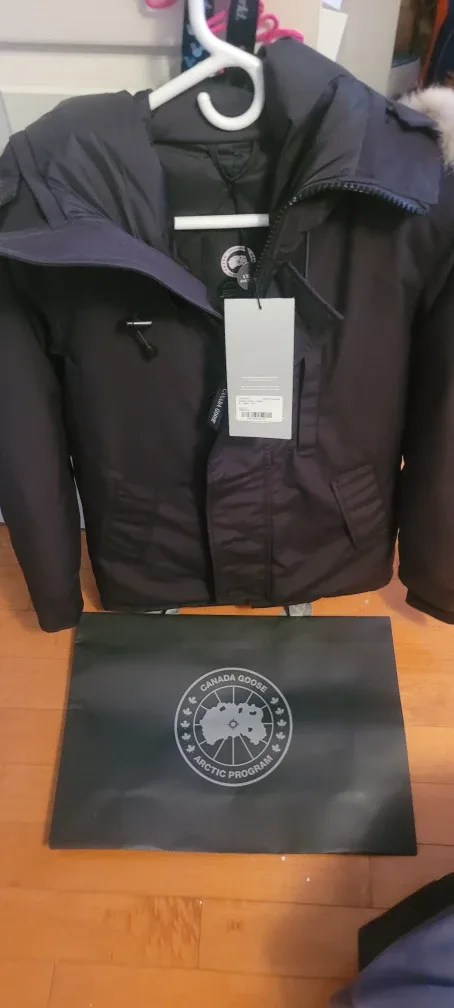 Canada Goose brand new jacket image indicator(4)