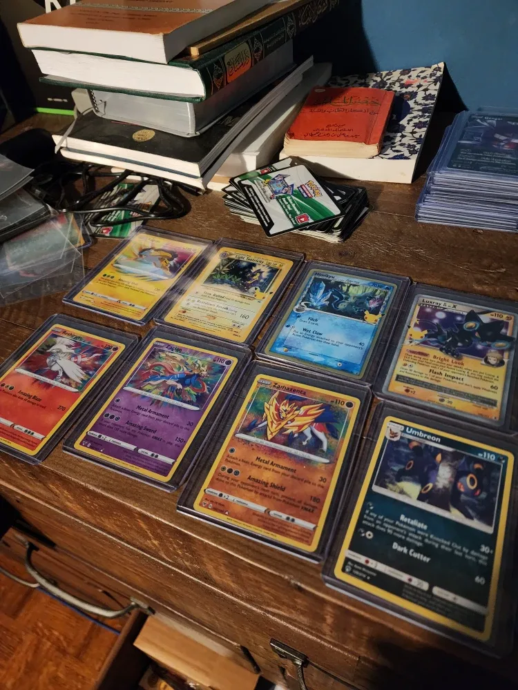 Pokemon Trading Cards Lot image indicator(3)