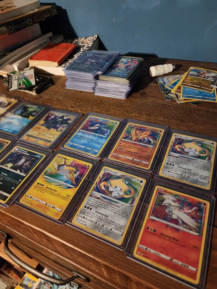 Pokemon Trading Cards Lot image indicator(4)