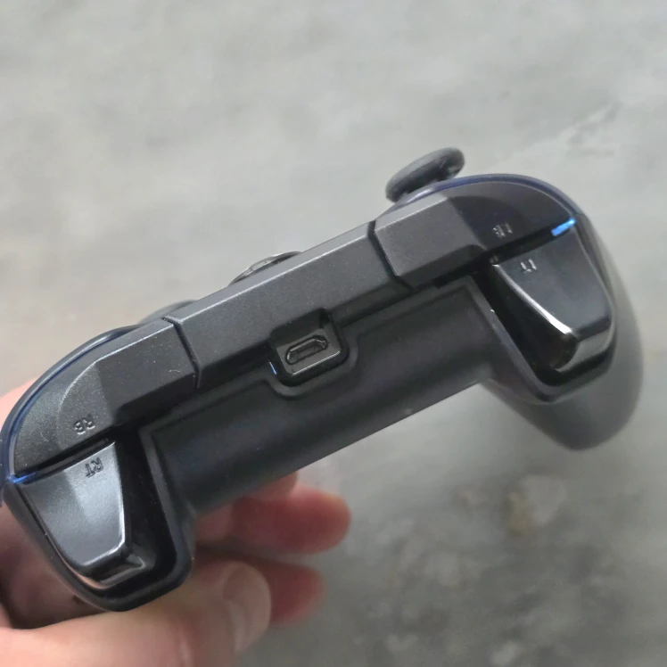 x2 Wired Controllers for Xbox One - photo 2