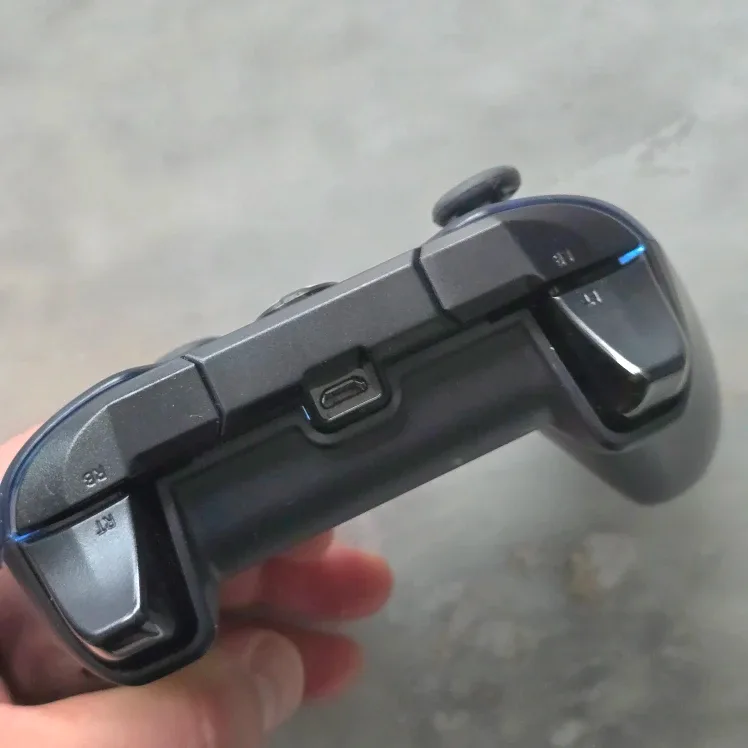 x2 Wired Controllers for Xbox One image indicator(2)