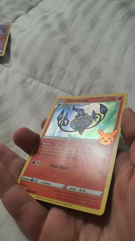 Chandelure Pokemon Card image indicator(4)