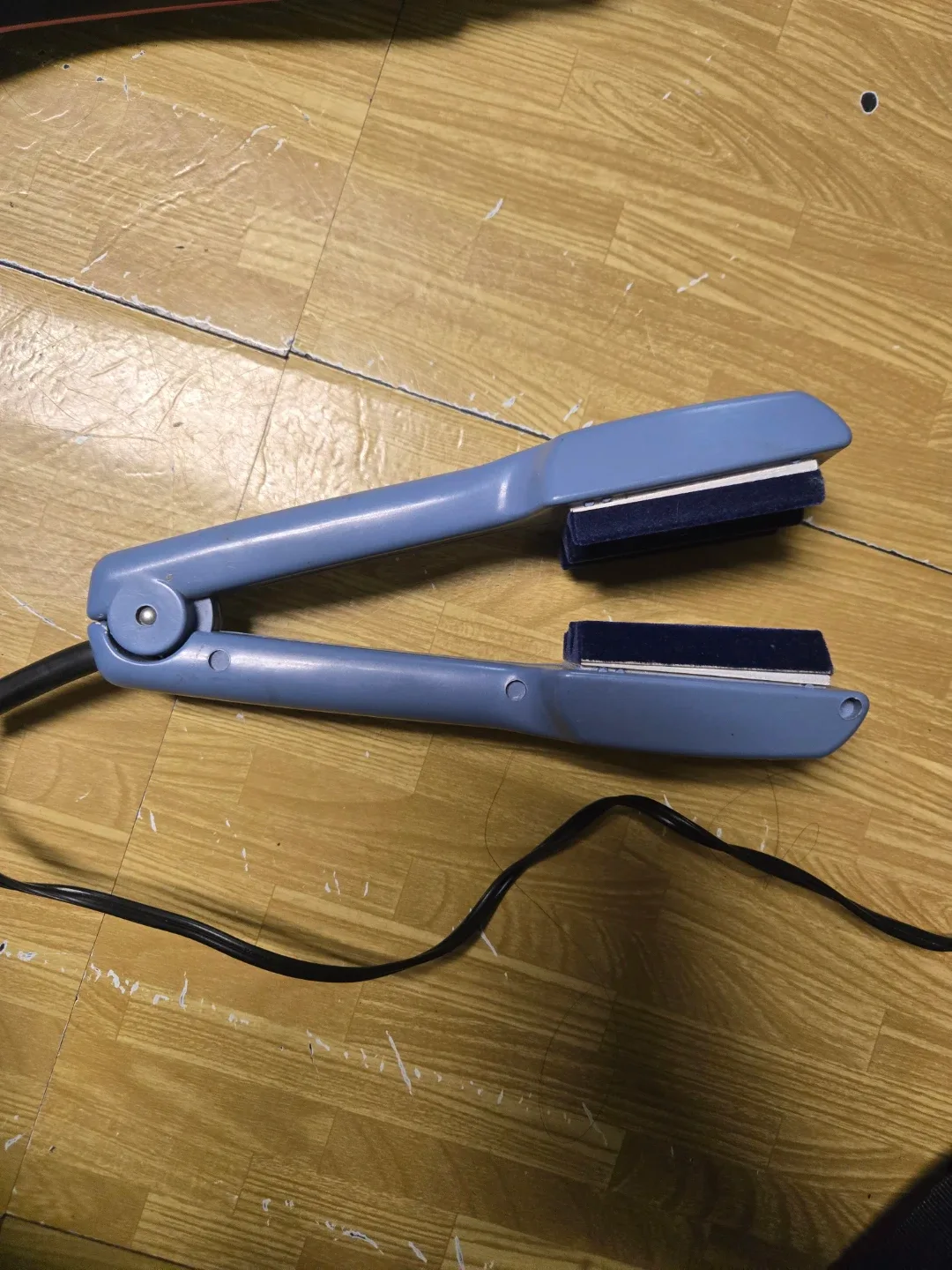 Conair Shiny Big Waves Hair Styler image indicator(2)