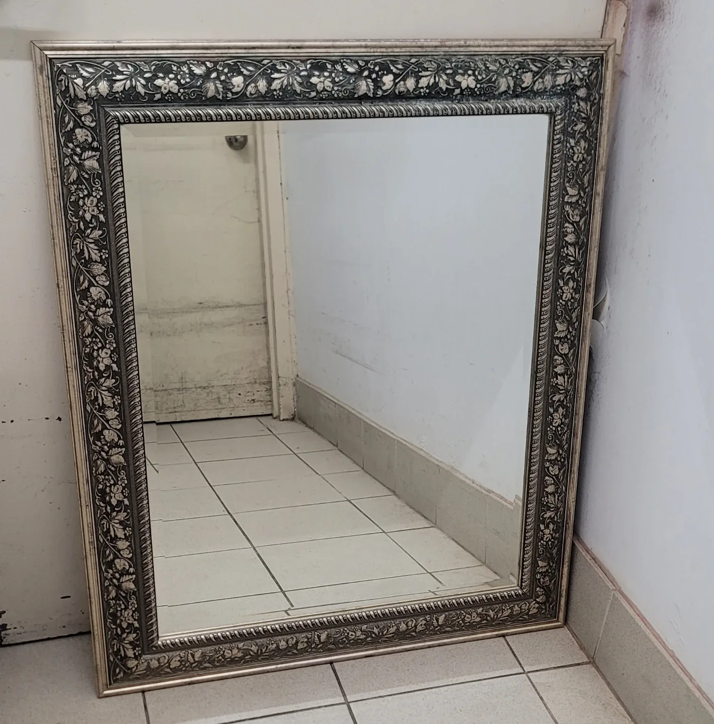Ornate Framed Wall Mirror image indicator(2)