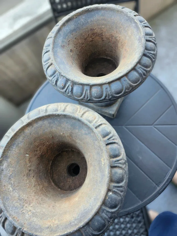 ANTIQUE CAST IRON MINI PLANTER URNS PAIR image indicator(3)