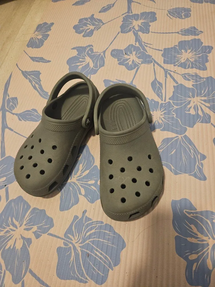 Crocs Kids' Classic Clog Size J4