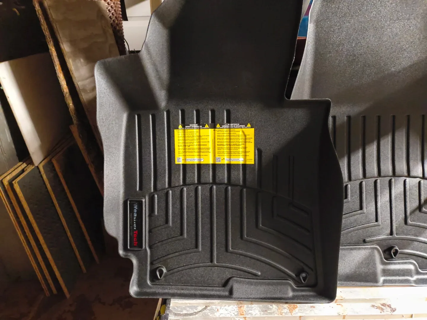 2014 Hyundai Elantra weather tech front mattd