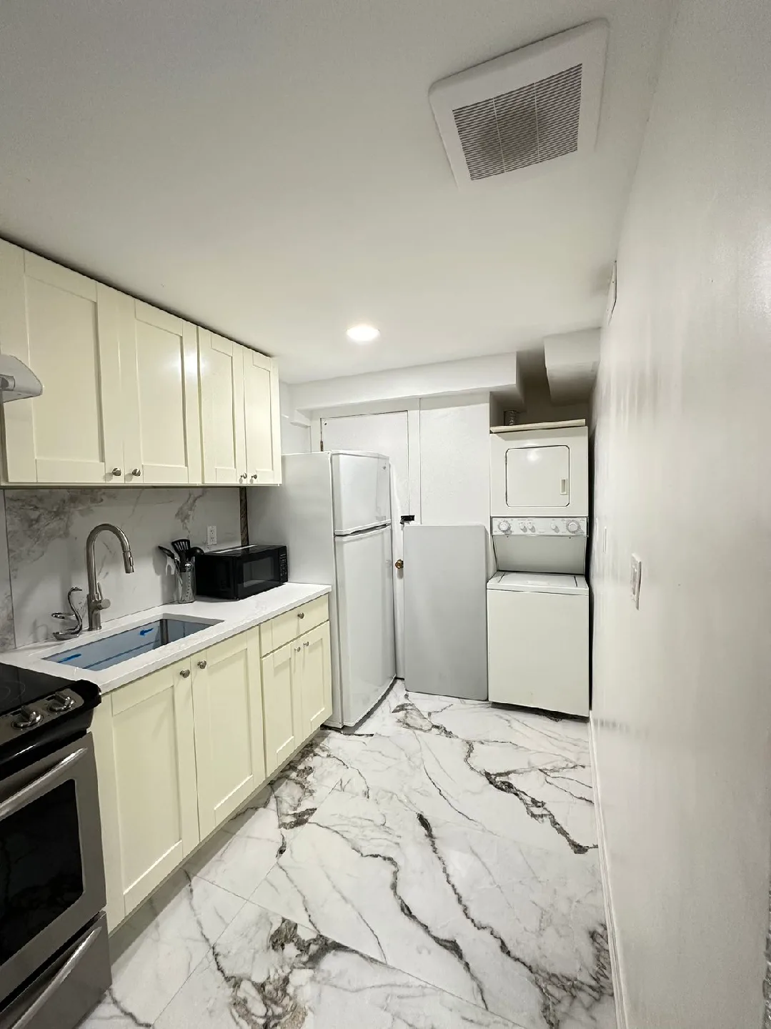 2 bedroom  1 bath - house image indicator(9)