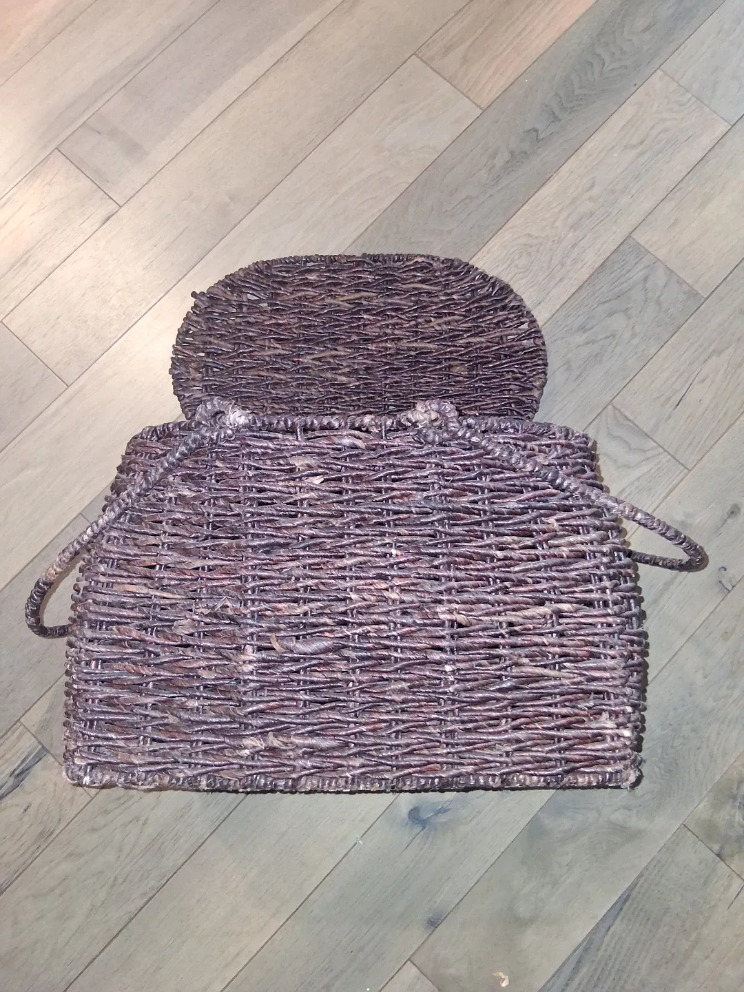 Wicker Basket with Lid image indicator(3)