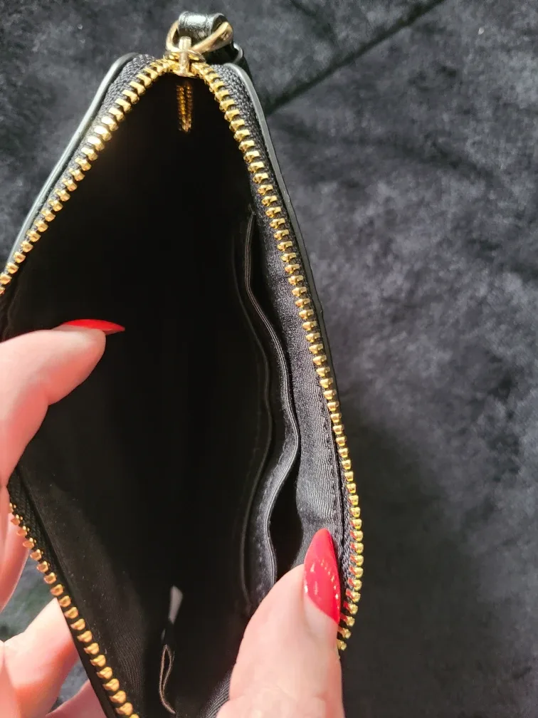 Coach Wristlet image indicator(4)