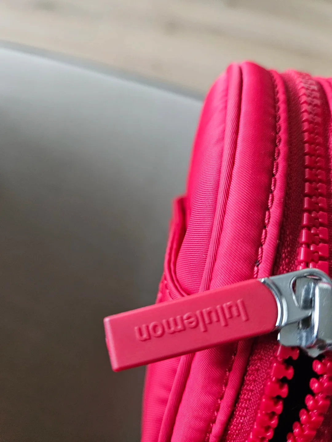 Lululemon Canada Everywhere Belt Bag - Red image indicator(4)