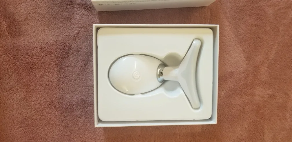 7 Color Beauty Device for Face & Neck - NEW image indicator(3)