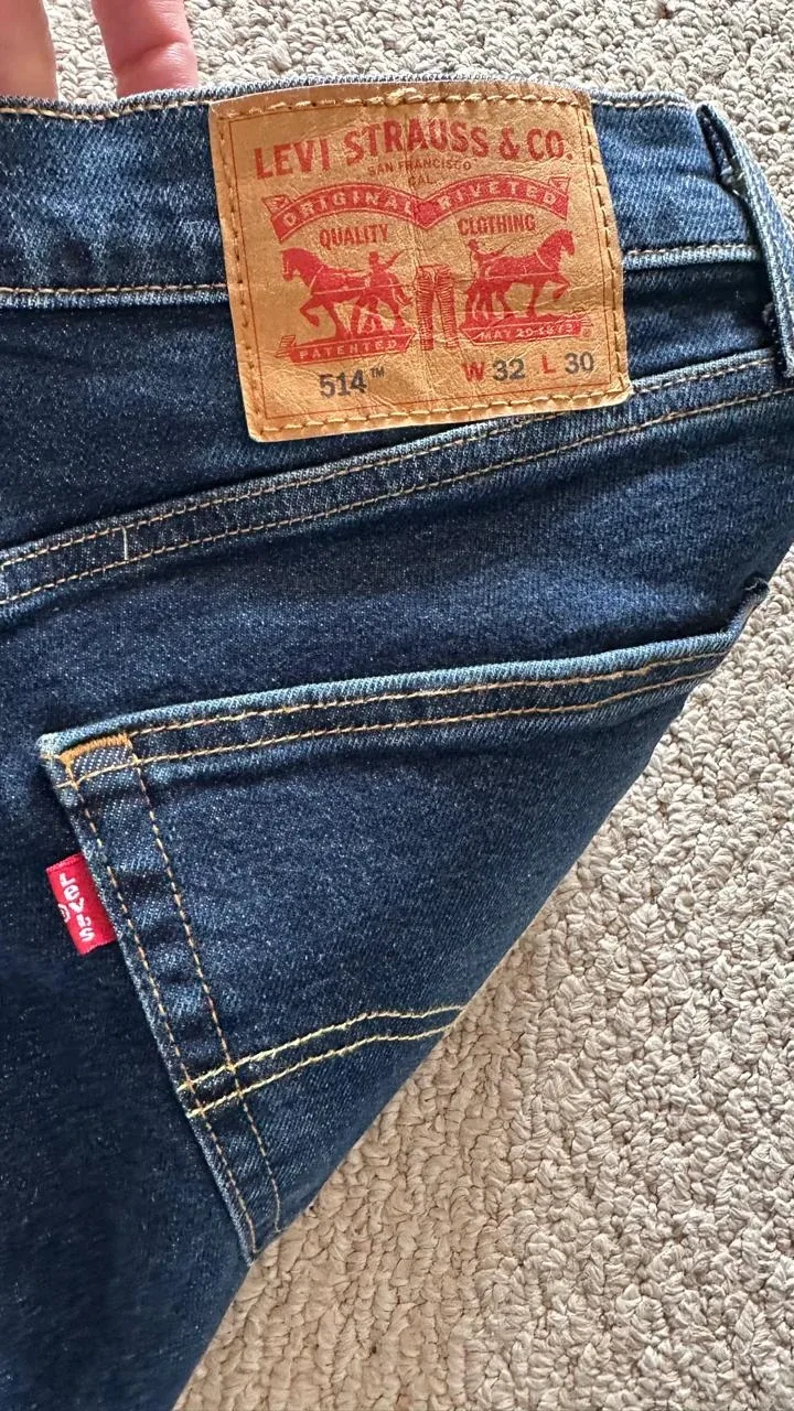 Selling a pair of M&L size pants - 4 items image indicator(3)