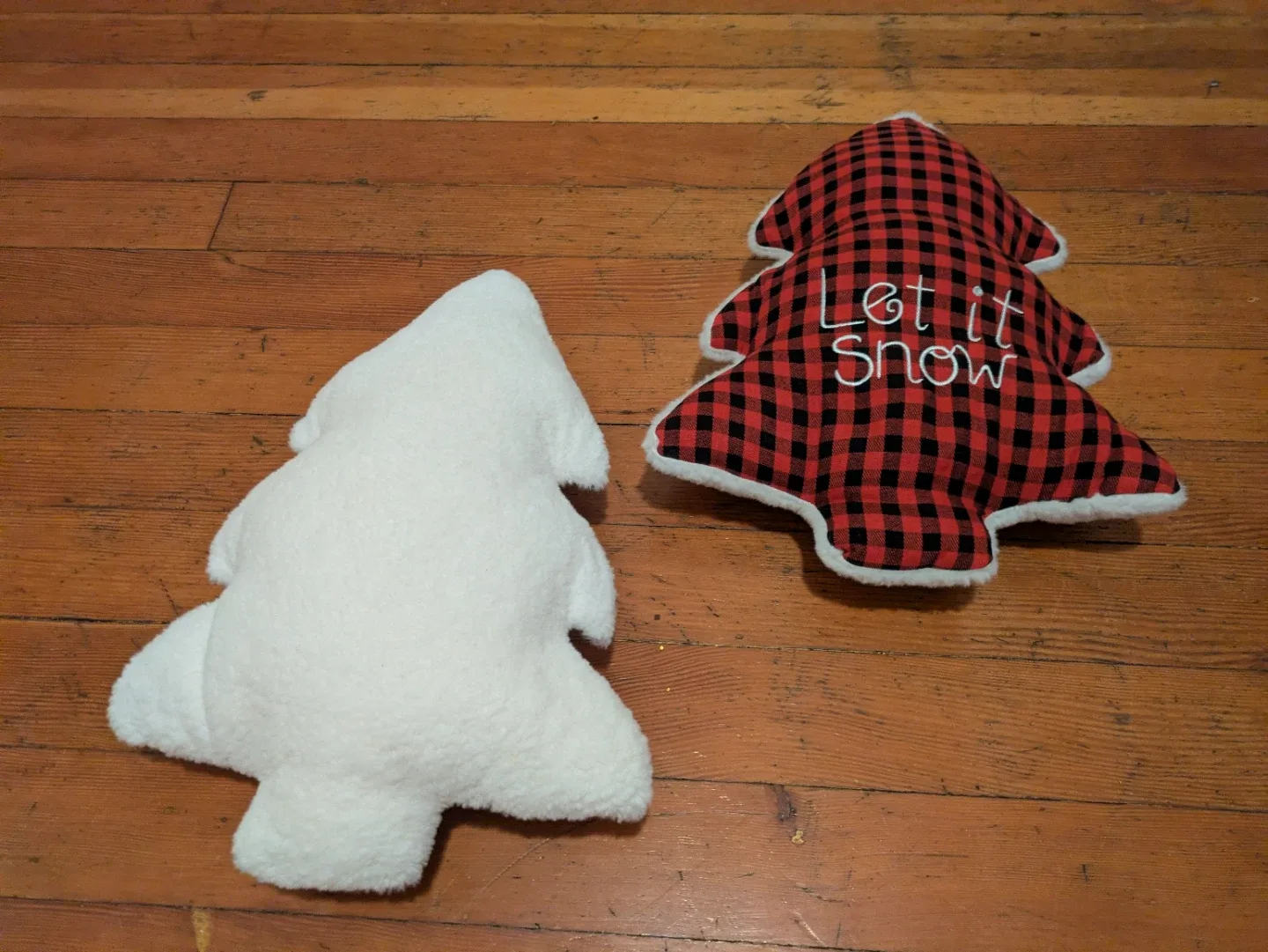 Two Tree Shaped Throw Pillows image indicator(2)