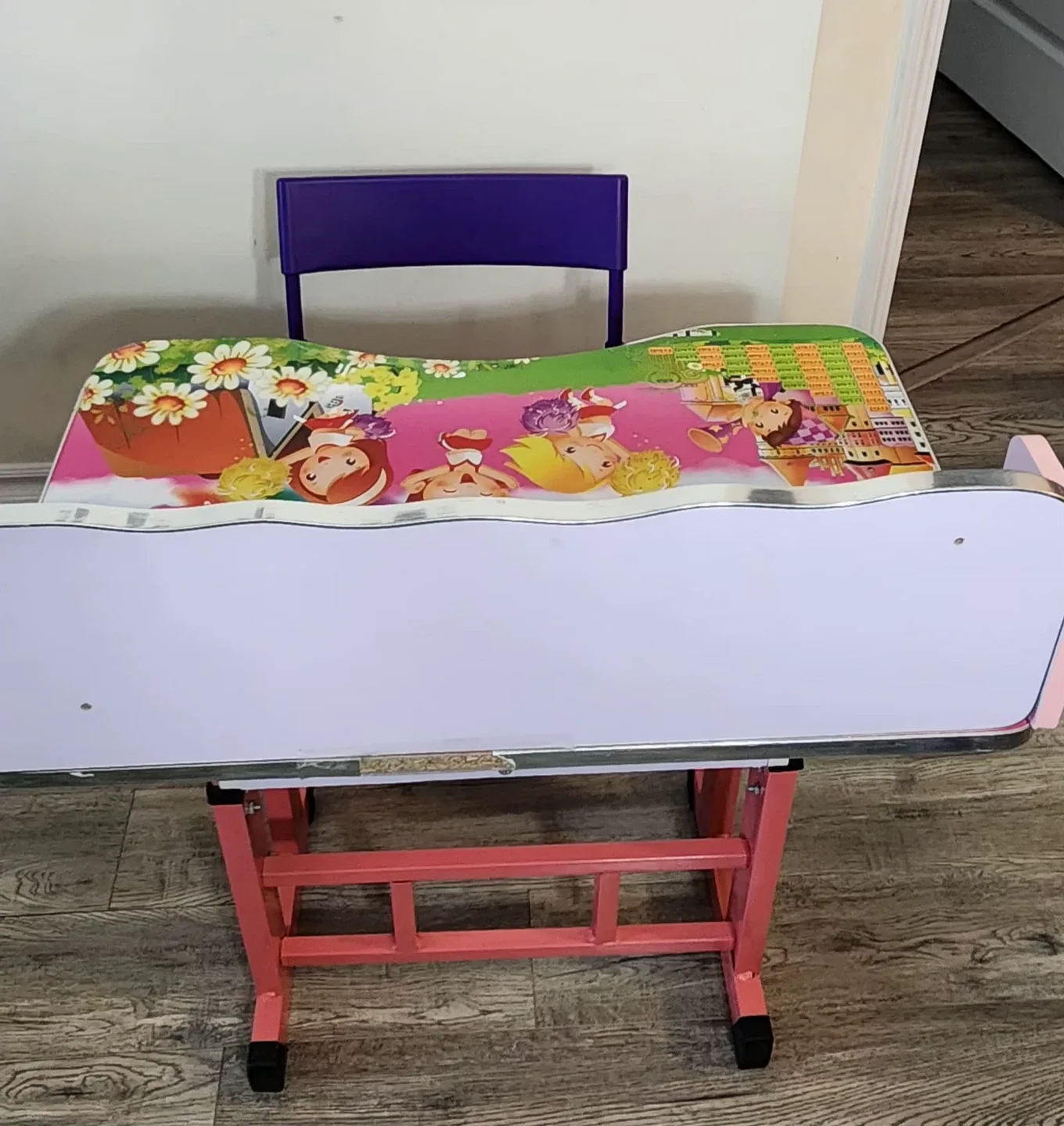 Kids Writing Desk and Chair Set image indicator(5)