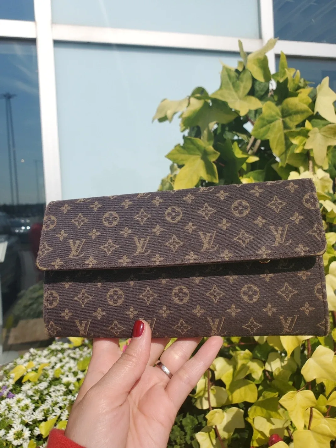 Louis Vuitton Monogram Canvas Lockit MM Bag image indicator(6)