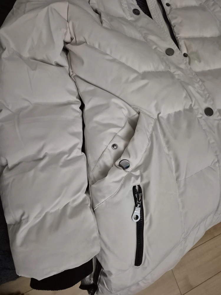 Women outwear jacket -40 temp - photo 3