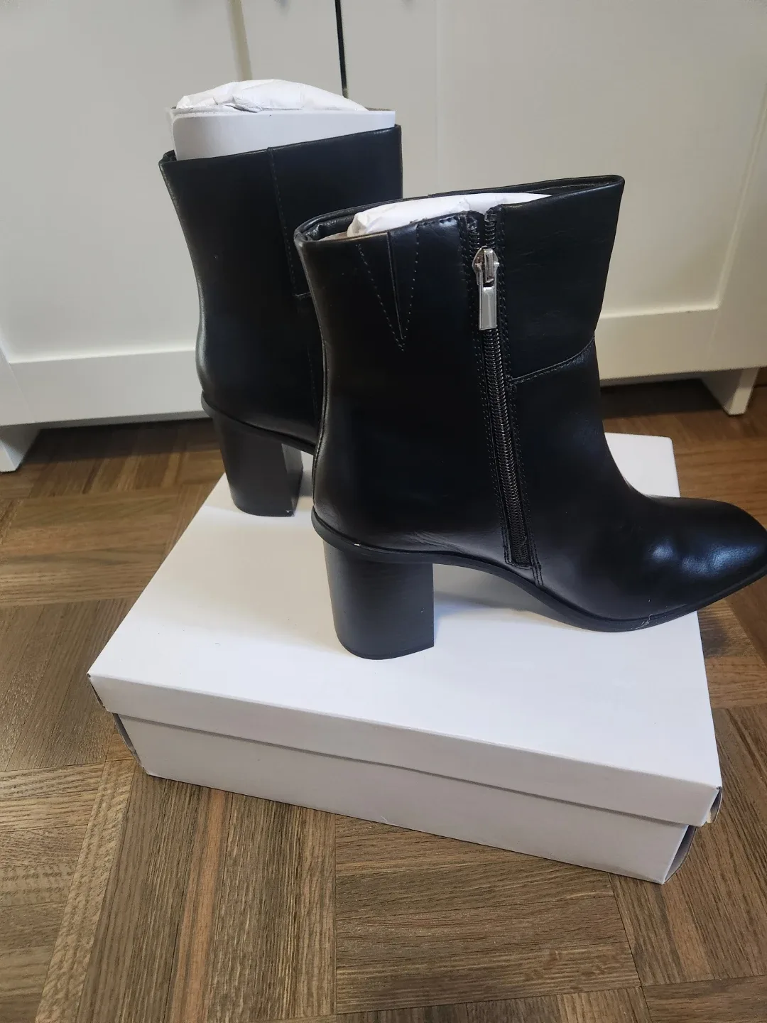 The Drop Black Ankle Boots - Size 8.5 image indicator(2)