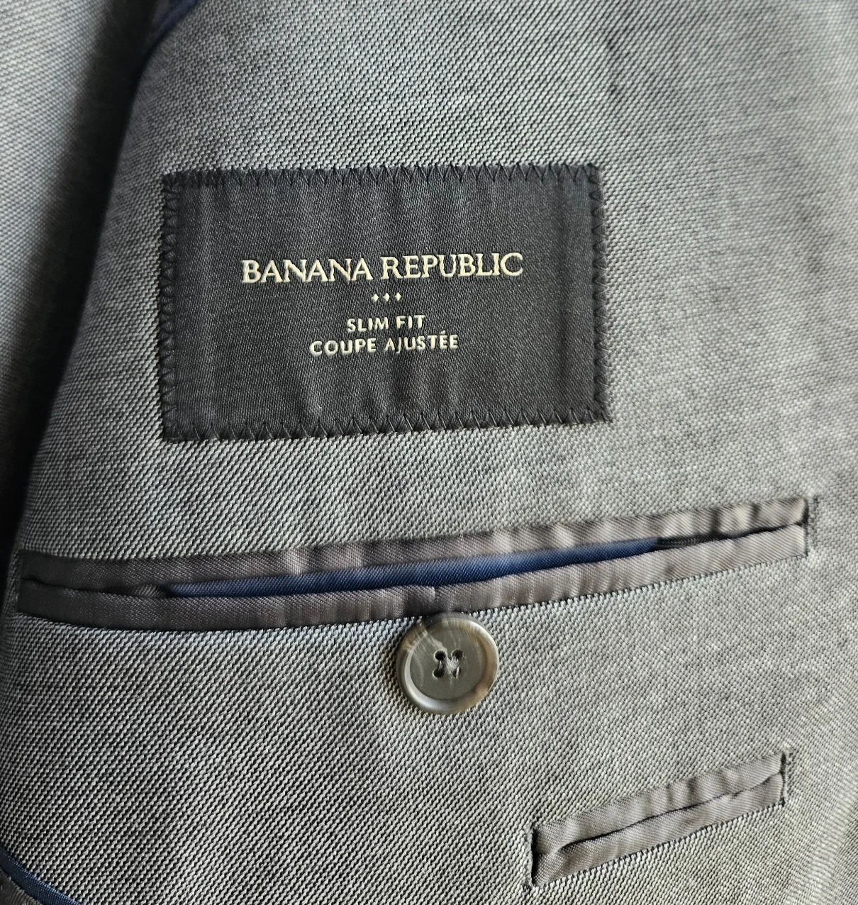 Banana Republic 2 PC 100% Wool Suit Grey Size 42R Like New image indicator(3)
