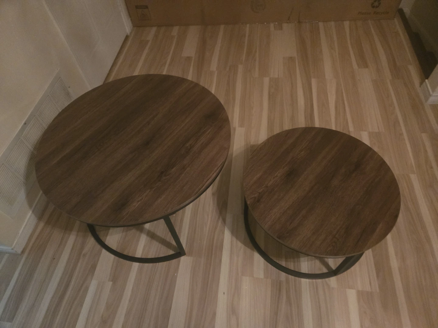 Title: Modern Round Coffee Table Set – Good Condition - photo 2