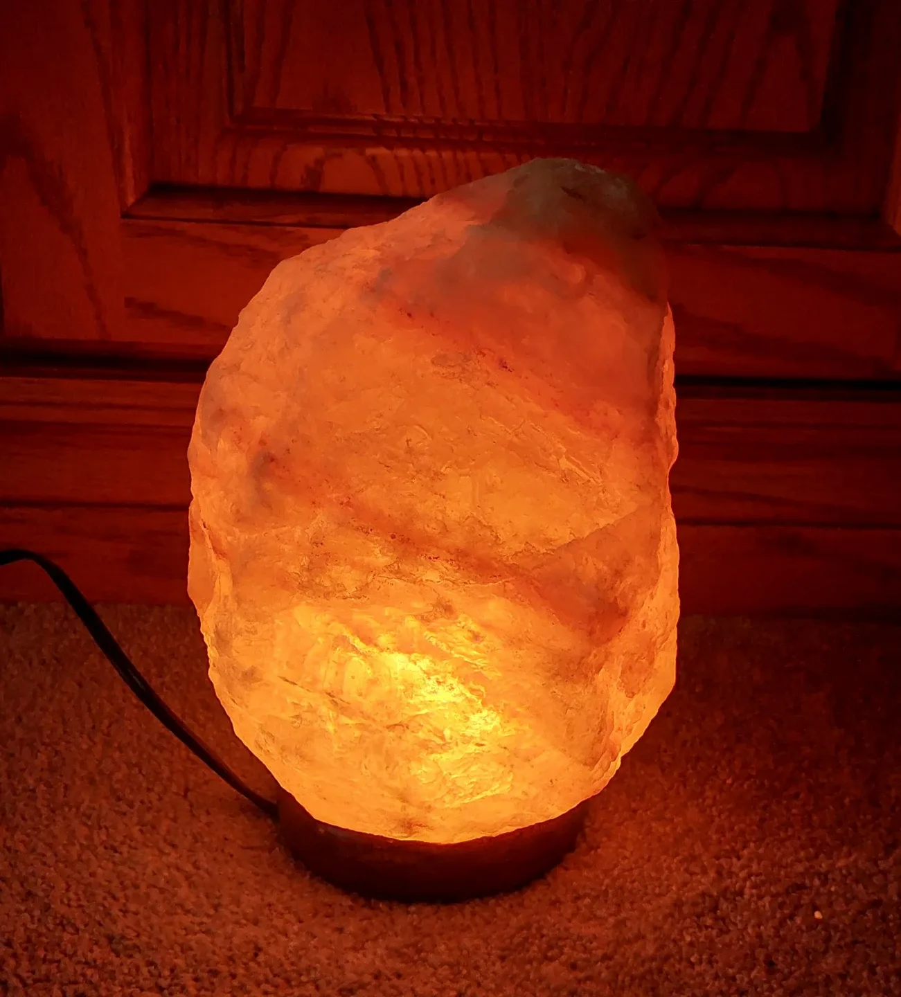 Himalayan Salt Lamp with Wood Base image indicator(3)