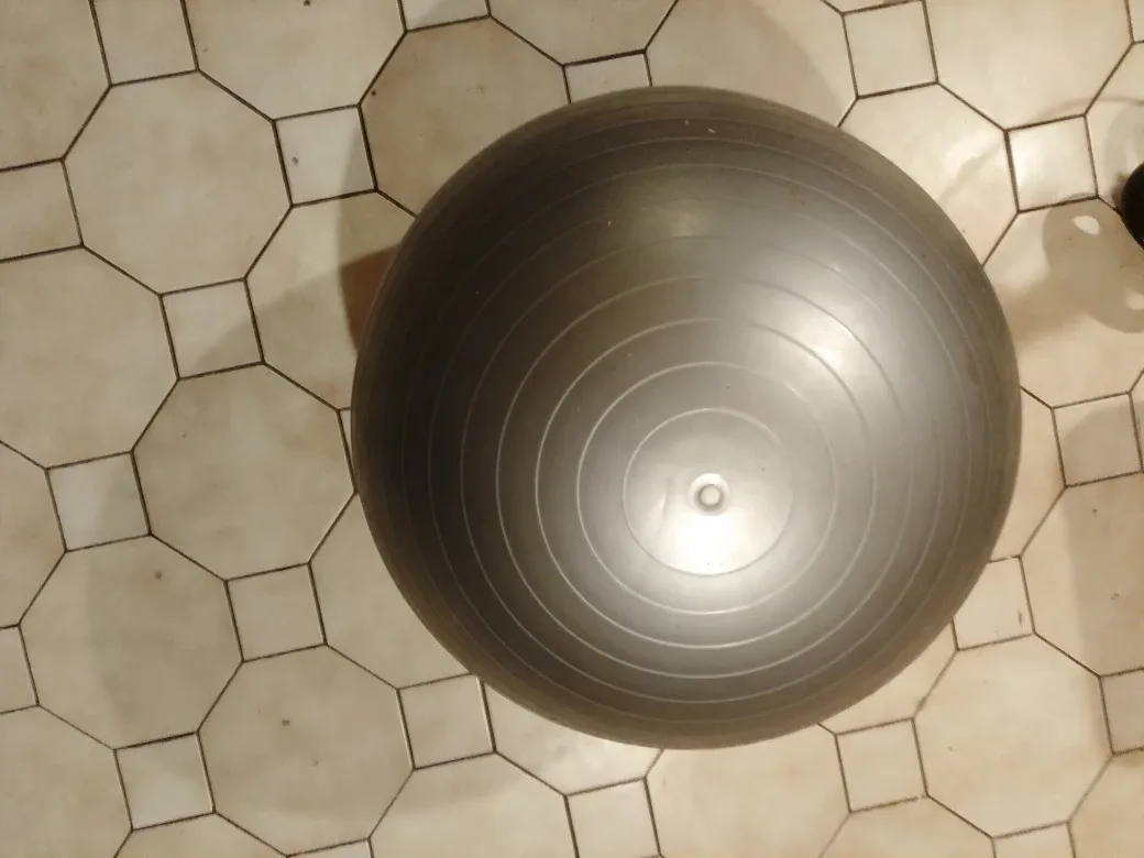Exercise Ball - Great Condition! image indicator(2)