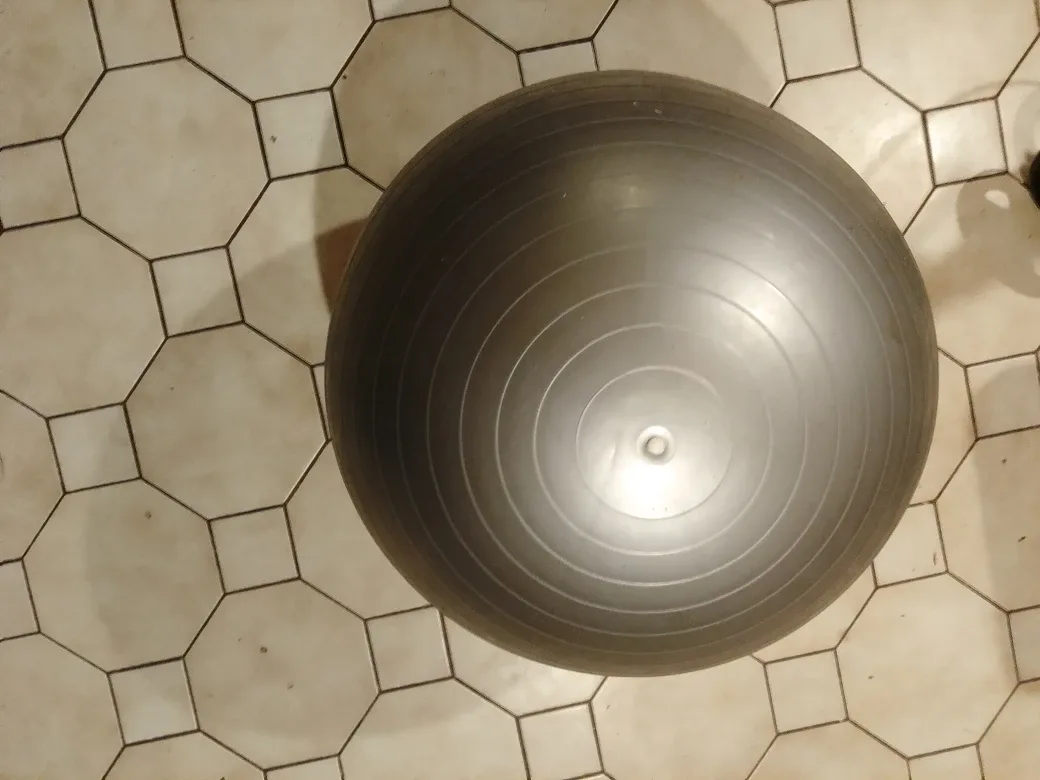 Exercise Ball - Great Condition! image indicator(3)