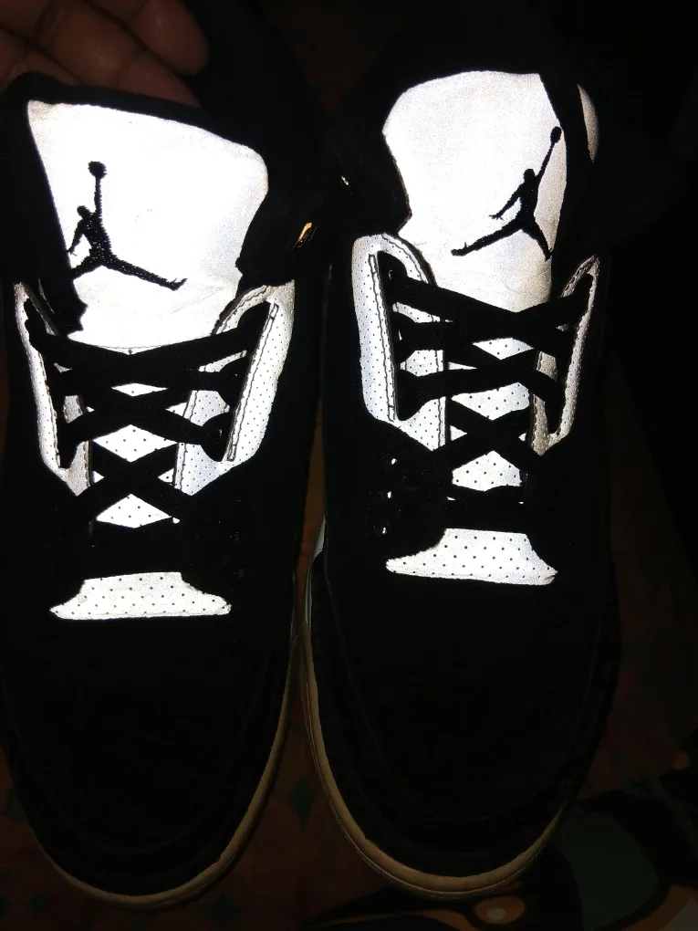 Nike Air Jordan 3 Retro Black image indicator(2)