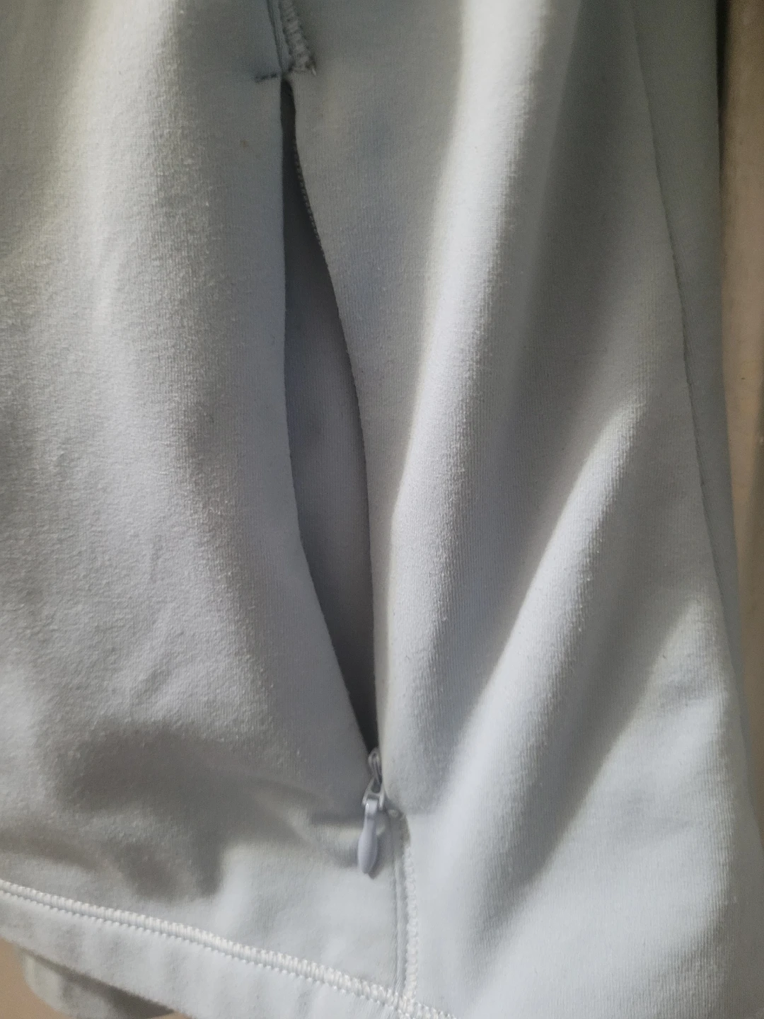 Light Athletic sweater - photo 2