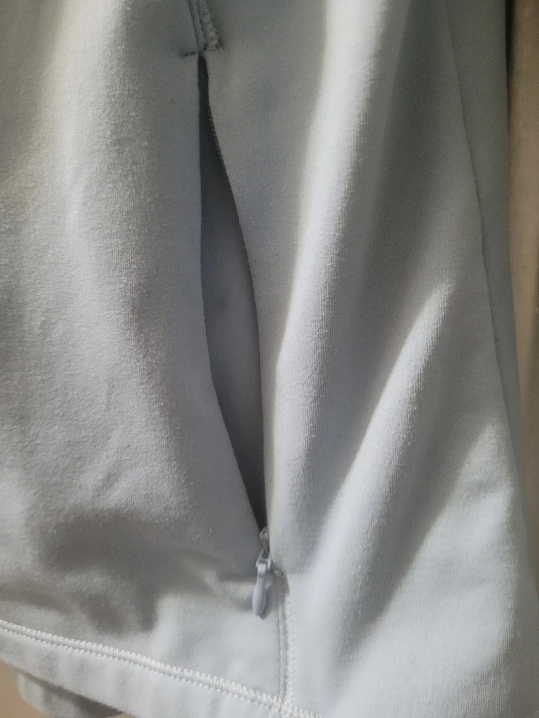 Light Athletic sweater image indicator(2)